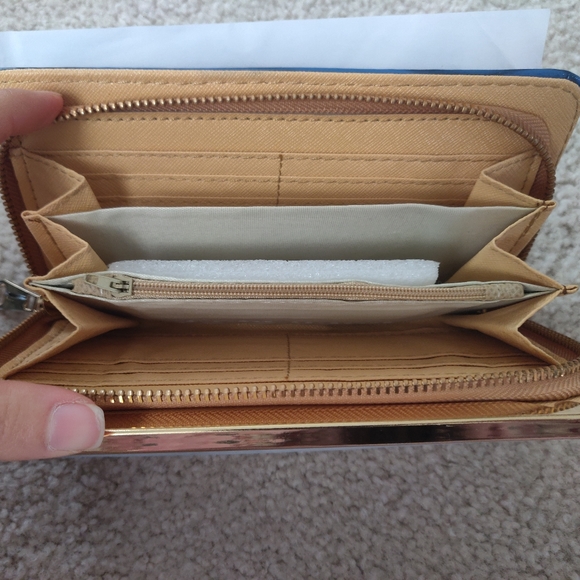 Wallet - Picture 7 of 7